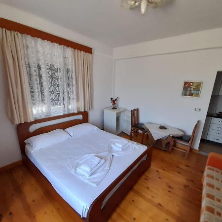 Rey Garden Villa Vlorë Buitenkant foto